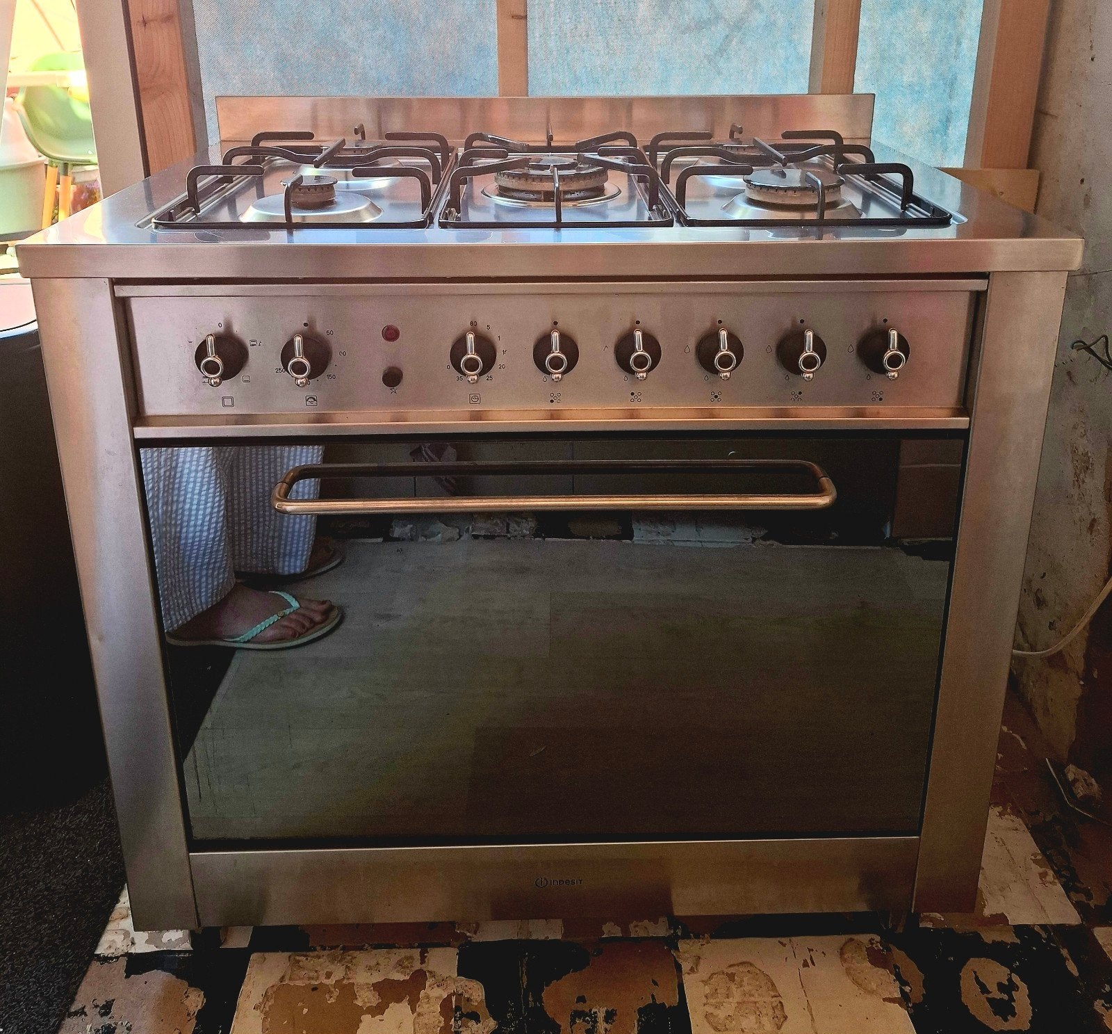 Vrijstaand Indesit 5 pits gasfornuis met oven - RVS, Ophalen, Gebruikt, 60 cm of meer, Gas