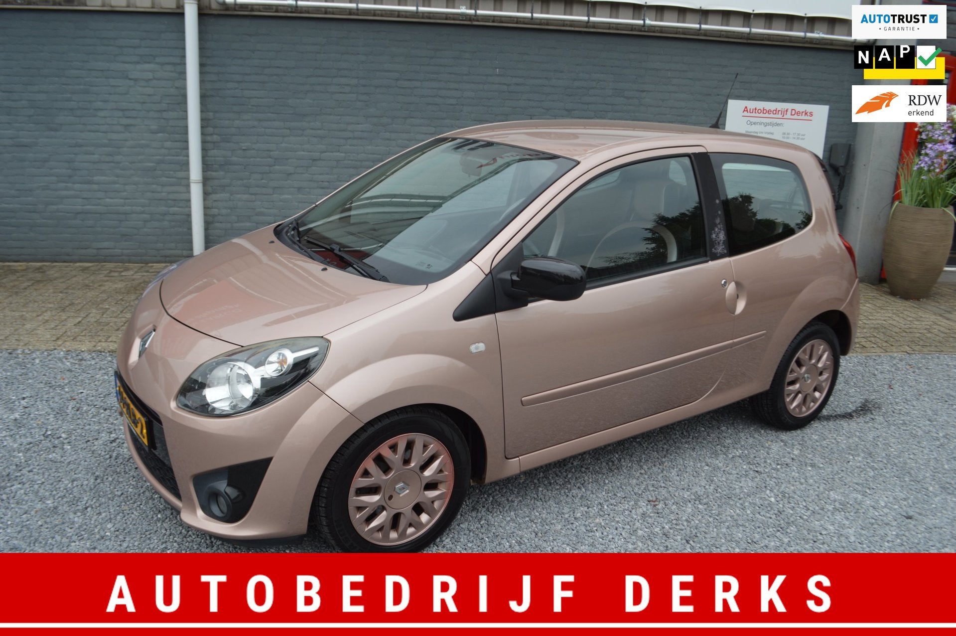 Renault Twingo 1.2-16V Miss Sixty Airco | Stuurbekrachtiging, Gebruikt, 4 cilinders, 4 stoelen, Origineel Nederlands