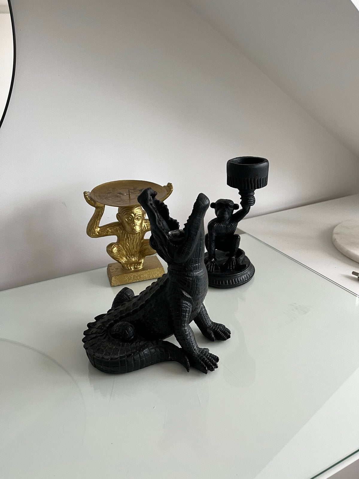 Decoratieve Kandelaars: Aapjes en Krokodil, Ophalen, Gebruikt, Zwart, Metaal