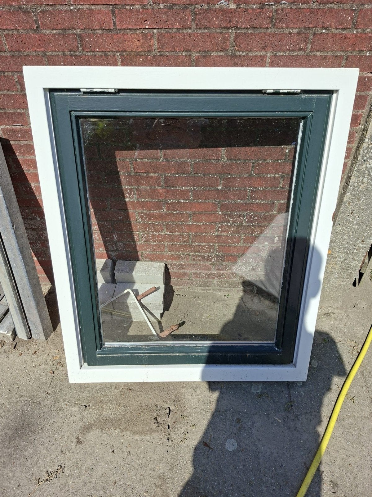 Hardhouten raamkozijn, Gebruikt, Raamkozijn, Inclusief glas, 75 tot 150 cm