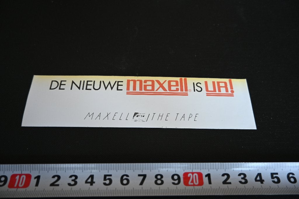 sticker De nieuwe MAXELL is UA !   Maxell  the tape, Ophalen of Verzenden, Zo goed als nieuw