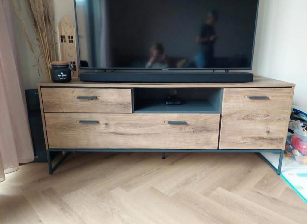 Modern TV-meubel van Meevoo, Gebruikt, 100 tot 150 cm, Modern industrieel, Minder dan 100 cm