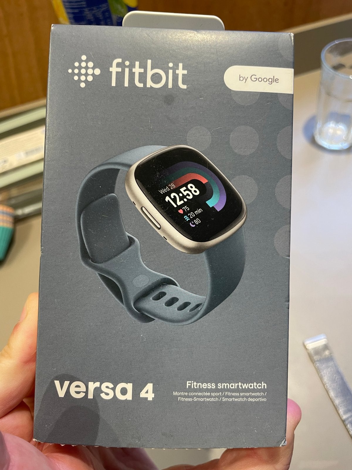 Fitbit Versa 4 Fitness Smartwatch met extra bandje, Hartslag, Ophalen of Verzenden, Zo goed als nieuw, Waterdicht