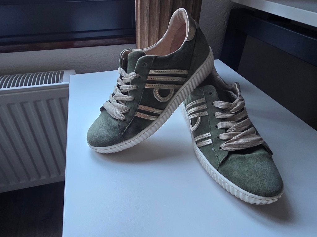 Dames sneaker groen suede van Mjus maat 36, Kleding | Dames, Ophalen of Verzenden, Groen, Sneakers of Gympen, Zo goed als nieuw