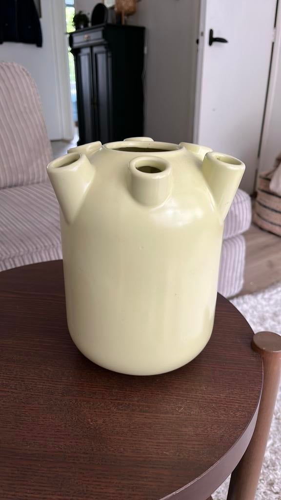 Vaas tulpen Hema, Huis en Inrichting, Woonaccessoires | Vazen, Ophalen, Aardewerk of Porselein, Zo goed als nieuw, Minder dan 50 cm
