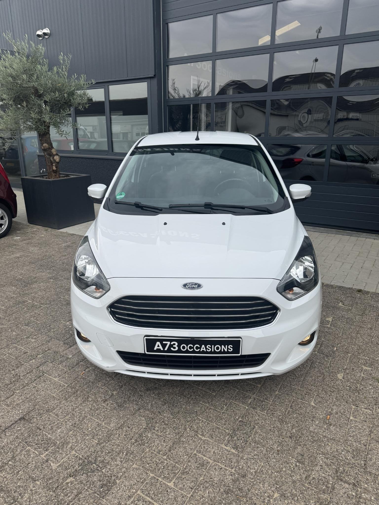 Ford Ka+ 1.2 Trend Essential, Voorwielaandrijving, Dealer onderhouden, Stof, 4 cilinders