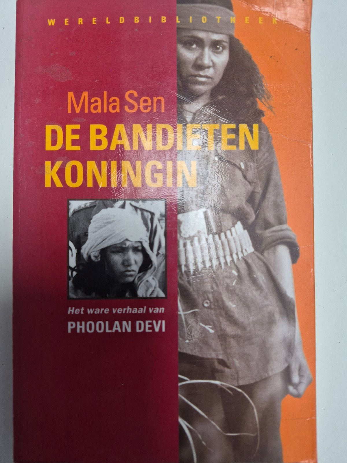 Mala Sen - De Bandietenkoningin:ware verhaal van Phoolan, Boeken, Biografieën, Ophalen of Verzenden, Gelezen, Mala Sen, Overige