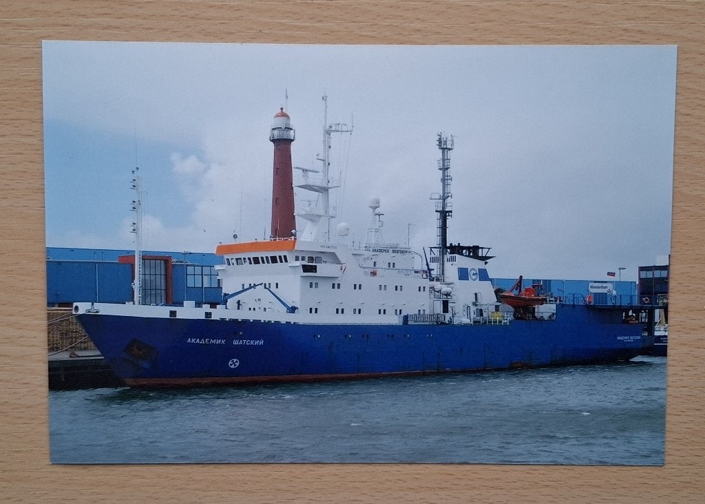 Foto van Russisch onderzoek schip Akademik Shatskiy, Verzenden, 1980 tot heden, Foto, Nieuw