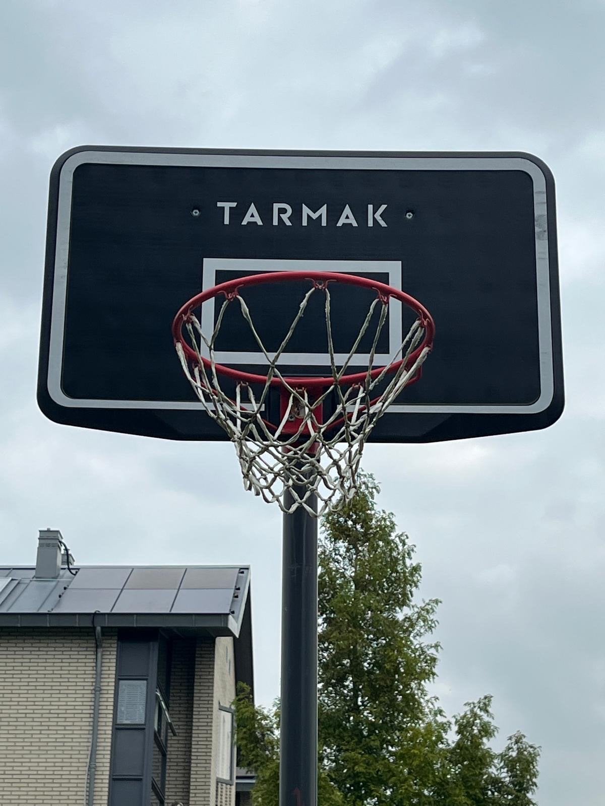 TARMAK basketbal set vrijstaand met waterreservoir, Sport en Fitness, Ophalen, Gebruikt, Ring, Bord of Paal