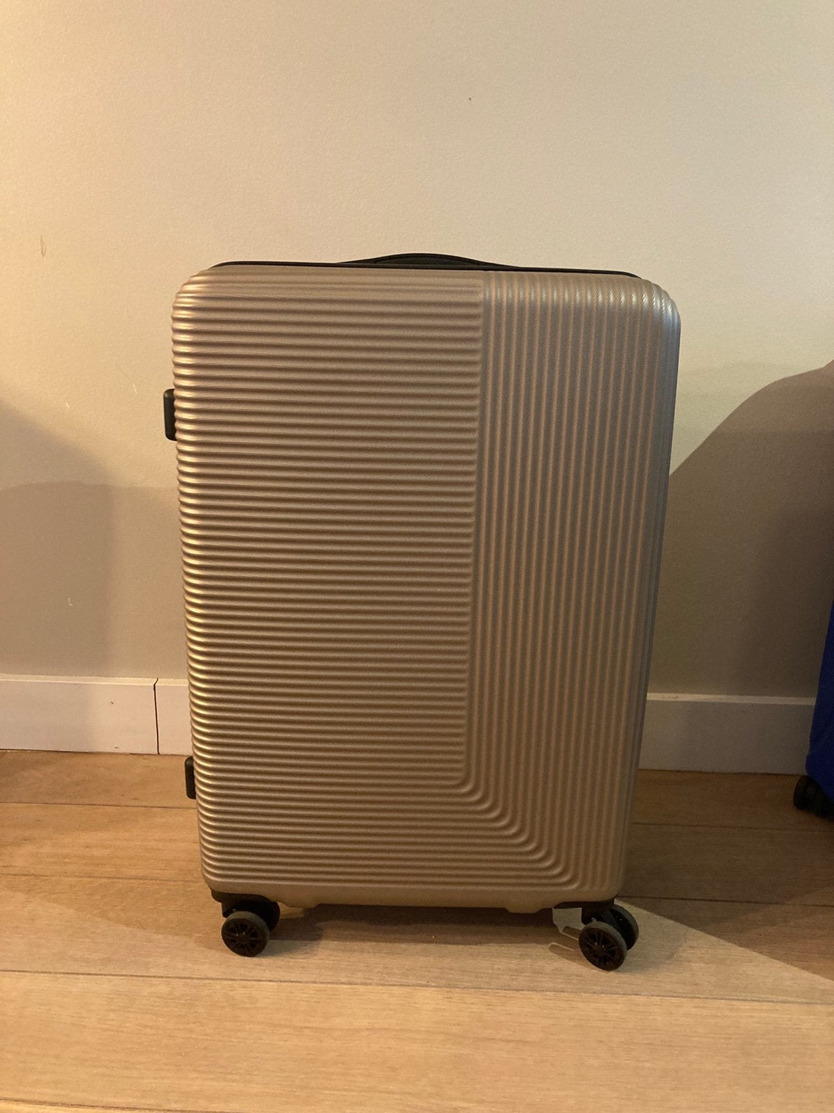 Nieuw. Grote koffer beige 105 liter 50x29x75 cm, Sieraden, Tassen en Uiterlijk, Koffers, Hard kunststof, 45 tot 55 cm, Nieuw, 70 cm of meer