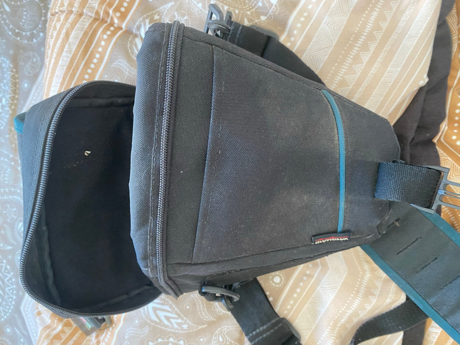 Vanguard cameratas - Compact en beschermend, Gevoerd, Ophalen of Verzenden, Zwart, Schoudertas