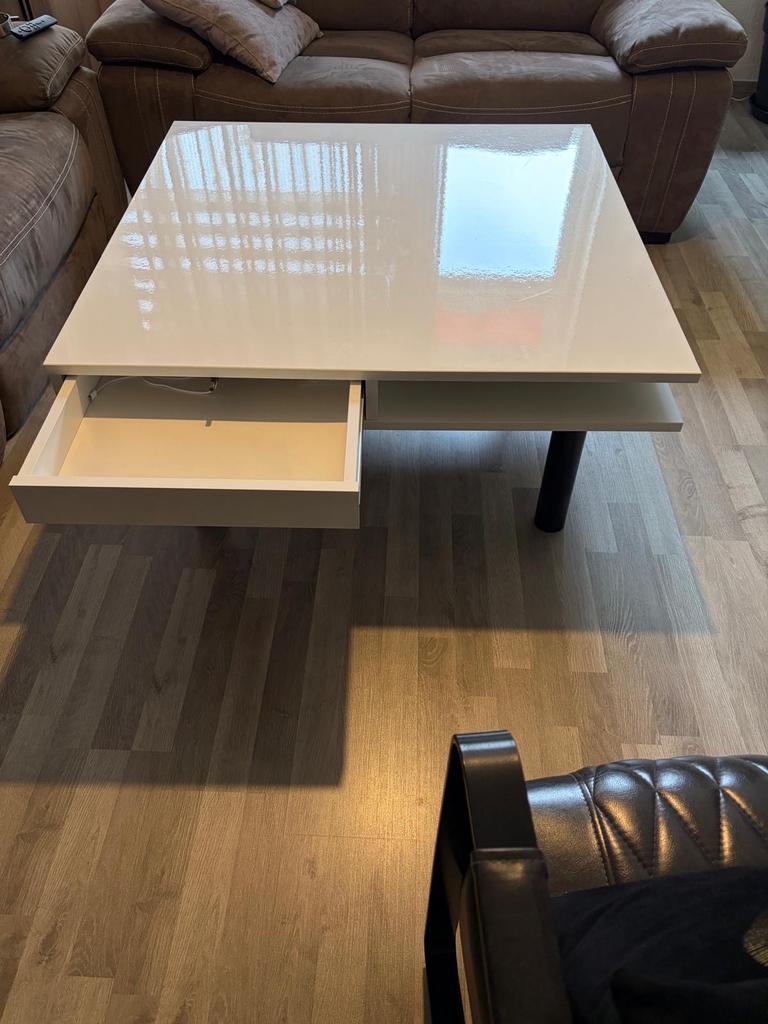 Moderne witte salontafel met lade, Huis en Inrichting, Tafels | Salontafels, Gebruikt, Vierkant, Minder dan 50 cm, Overige houtsoorten