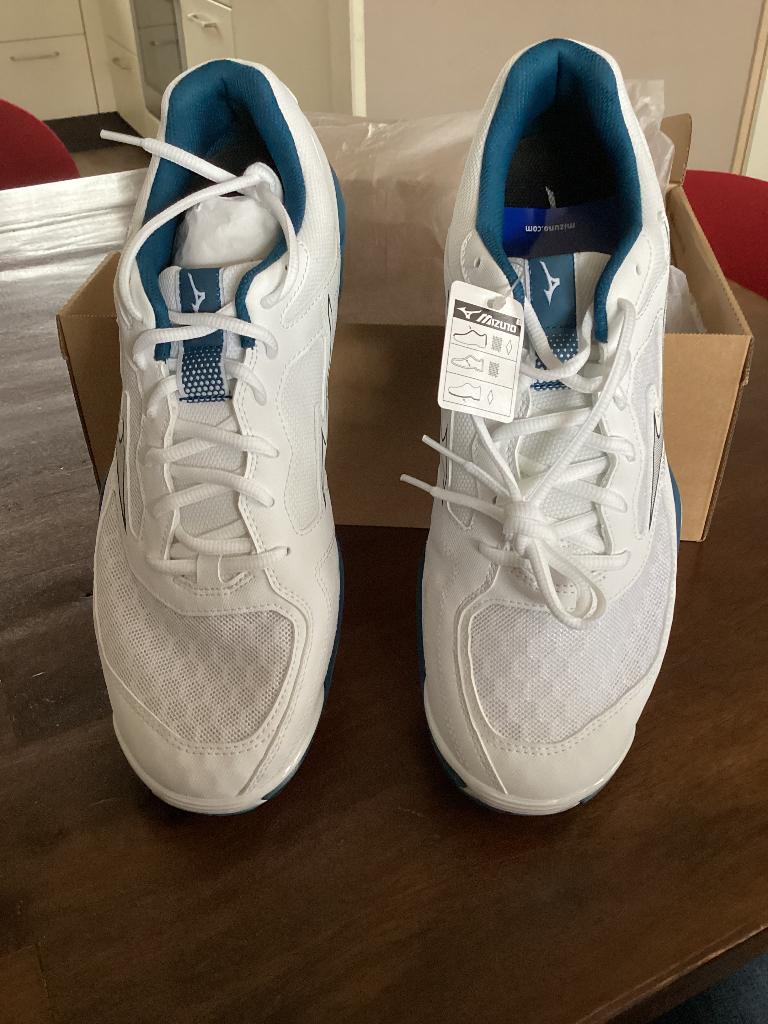 Mizuno wave Phantom 3 Indoor, Ophalen, Nieuw, Hardloopschoenen, Overige merken
