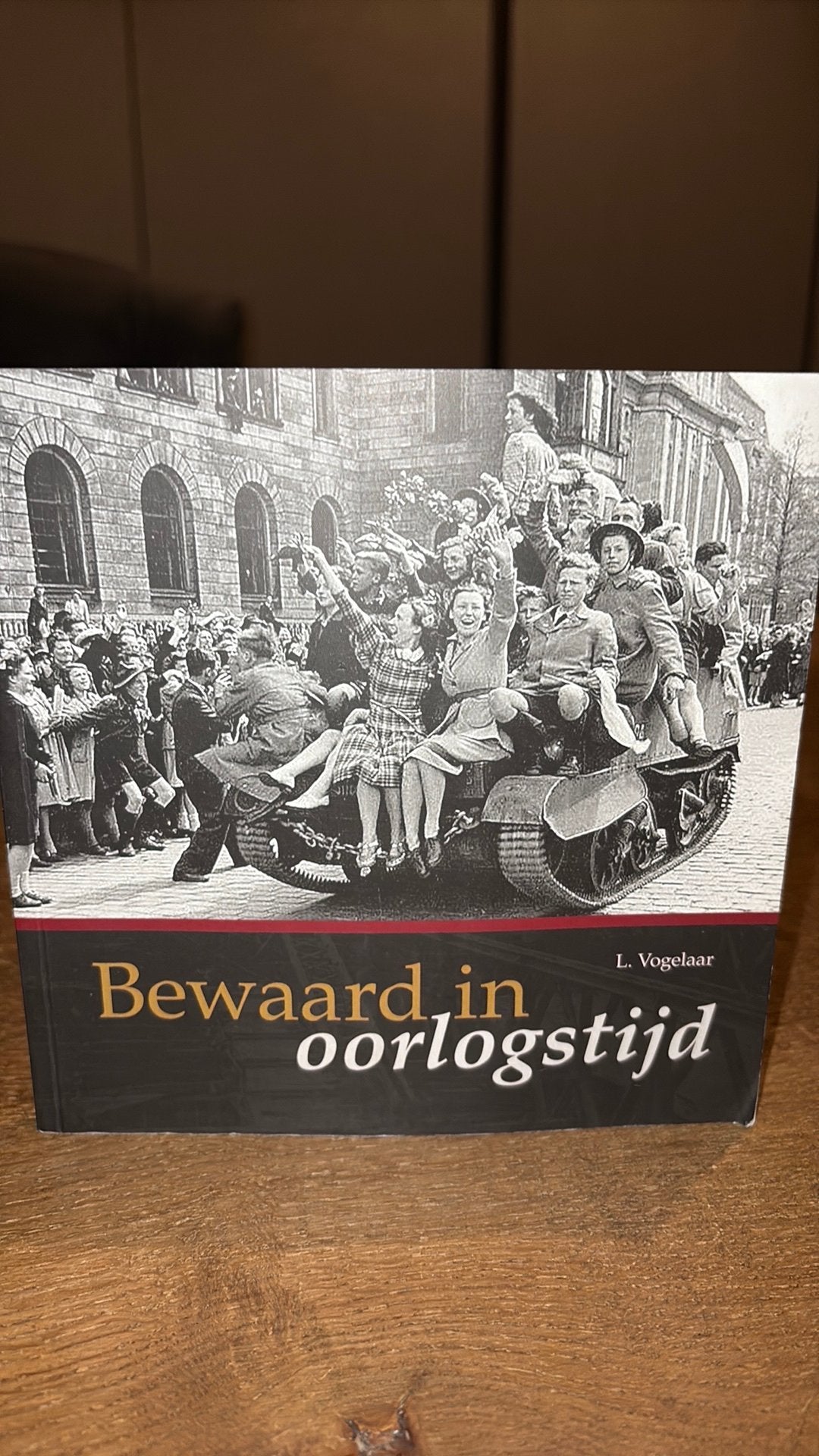 L Vogelaar. Bewaard in oorlogstijd, Ophalen of Verzenden, Gelezen