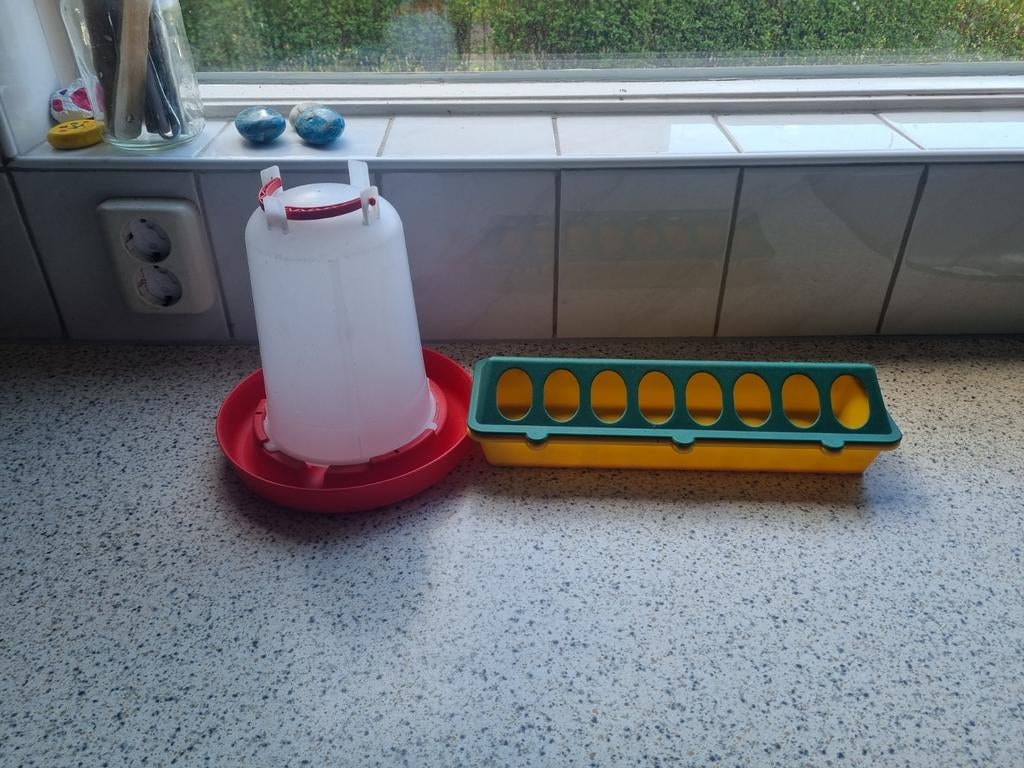 Watertank en voerbak, Dieren en Toebehoren, Ophalen of Verzenden, Drinken en Voederen