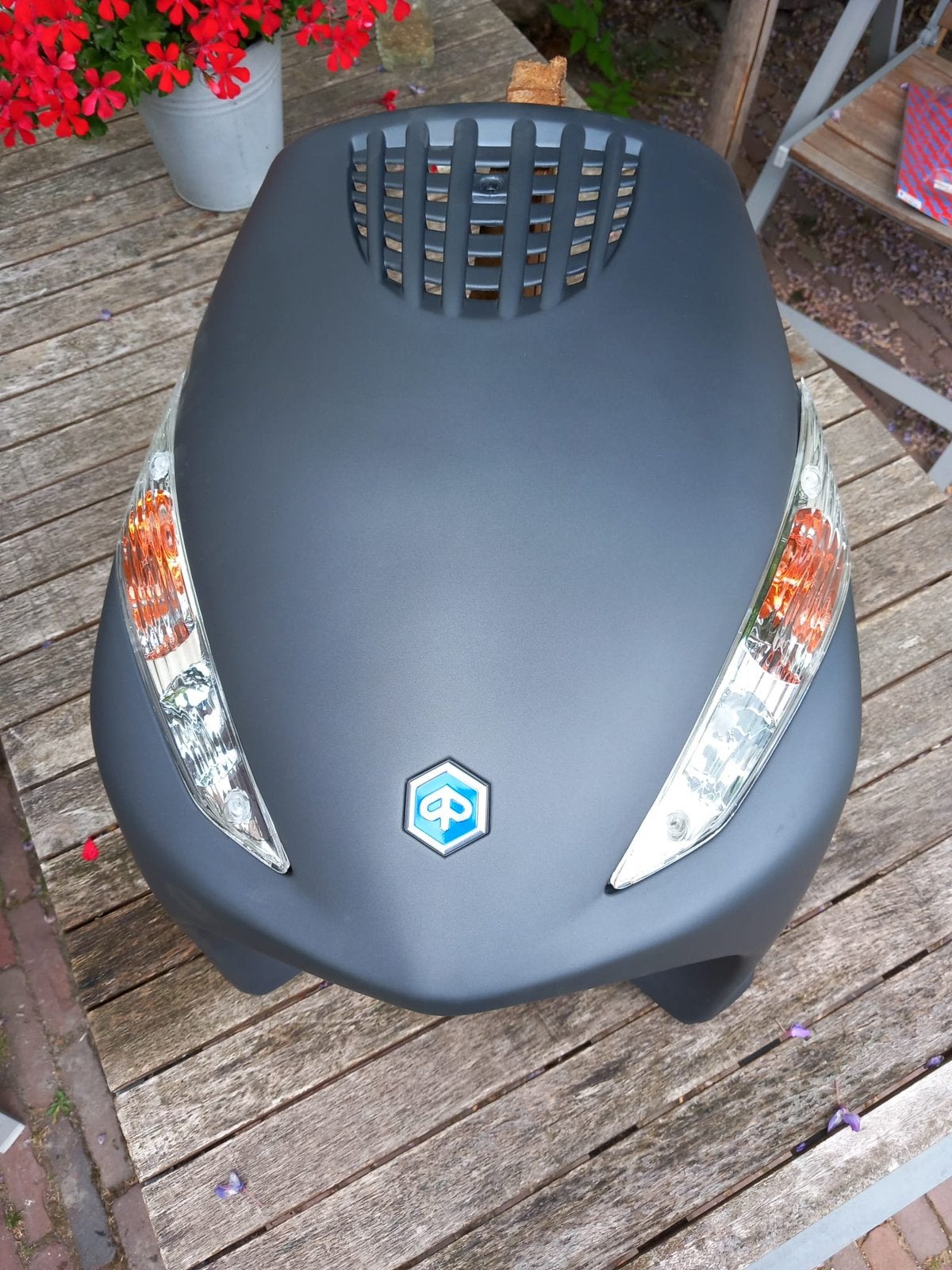Voorkap piaggio Zip 2 50/100/125, Ophalen, Zo goed als nieuw, Kap, Piaggio
