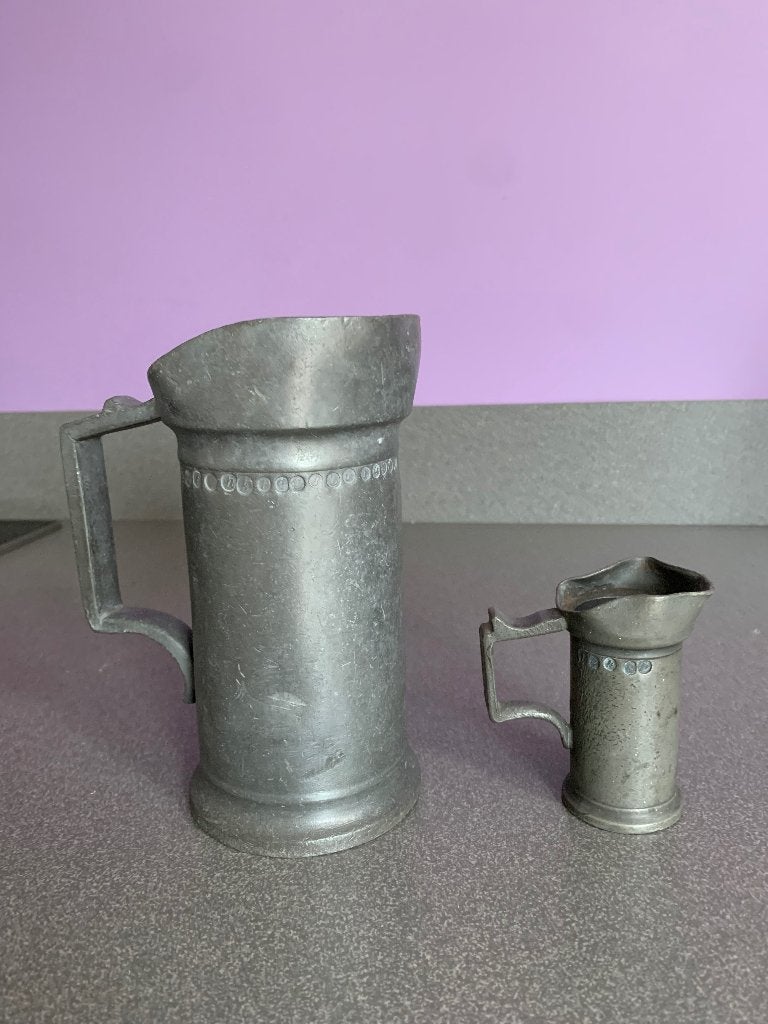 Set 2 antieke tinnen maatbekers 19e eeuw, 1/2 l en 1/2 decil, Antiek en Kunst, Ophalen