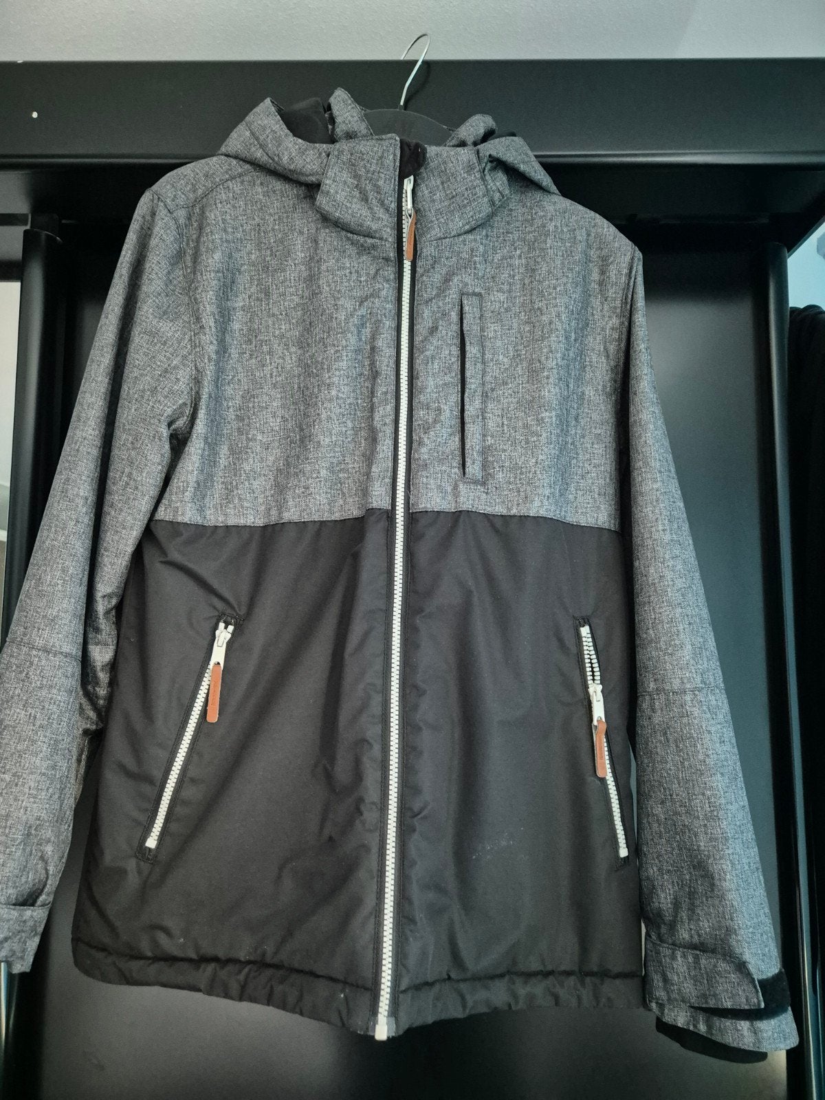 Winter (ski/sport) jas maat 170 zgan, Kinderen en Baby's, Kinderkleding | Maat 170, Ophalen of Verzenden, Zo goed als nieuw, Jongen of Meisje