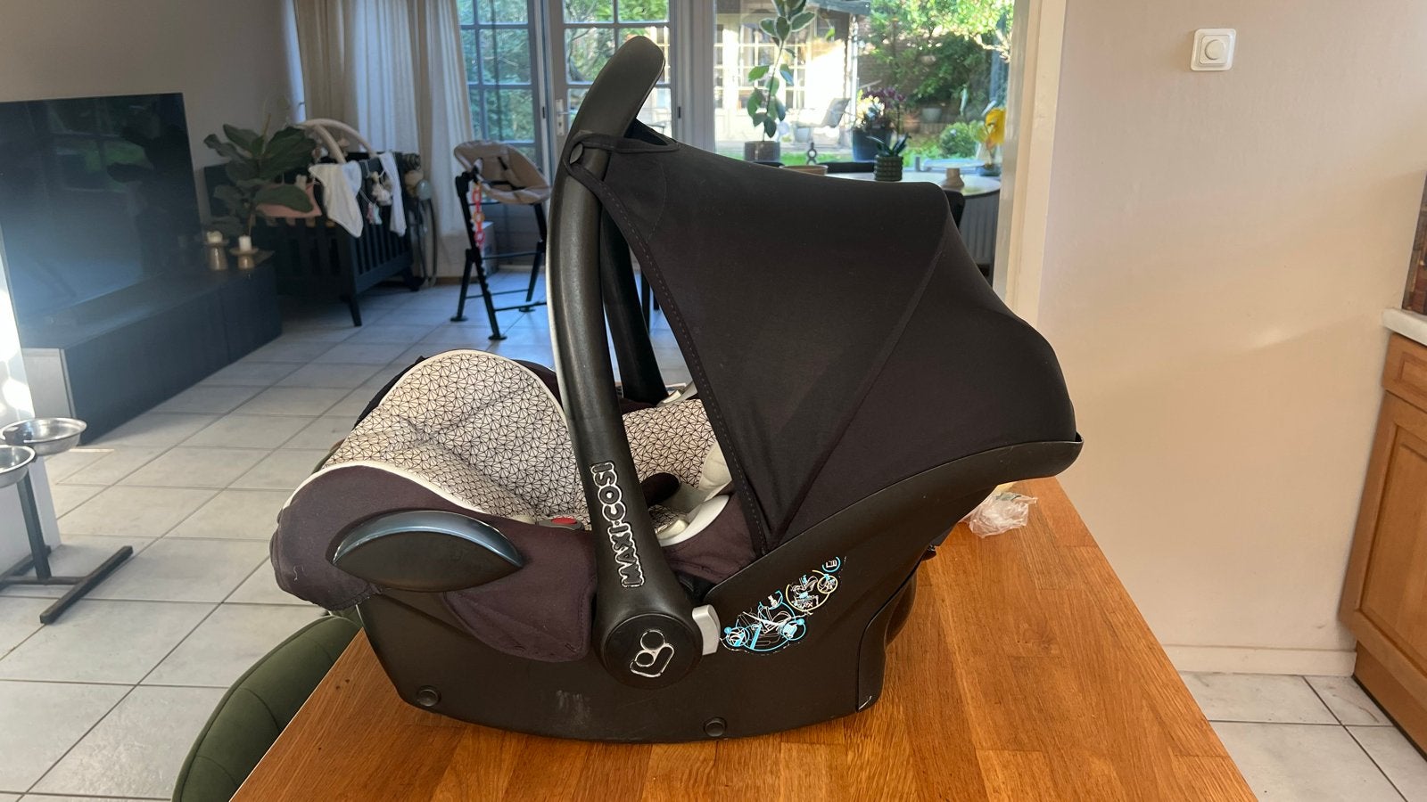 Gratis Maxi-Cosi - Gebruikt, maar nog goed voor een ronde, Kinderen en Baby's, Ophalen, Slaapstand, 0 t/m 13 kg, Maxi-Cosi