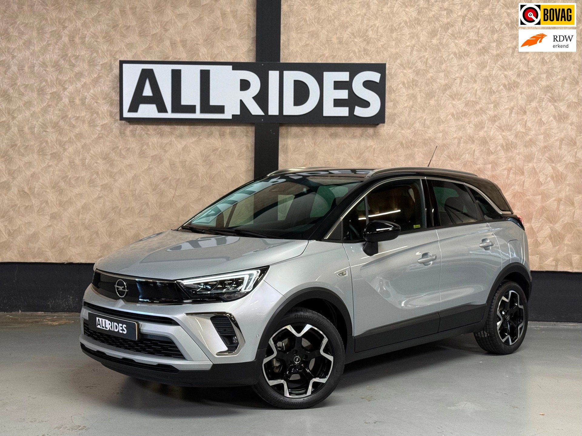 Opel CROSSLAND 1.2 Turbo Ultimate | Keyless | Camera | Carpl, Gebruikt, 1199 cc, Handgeschakeld, 600 kg