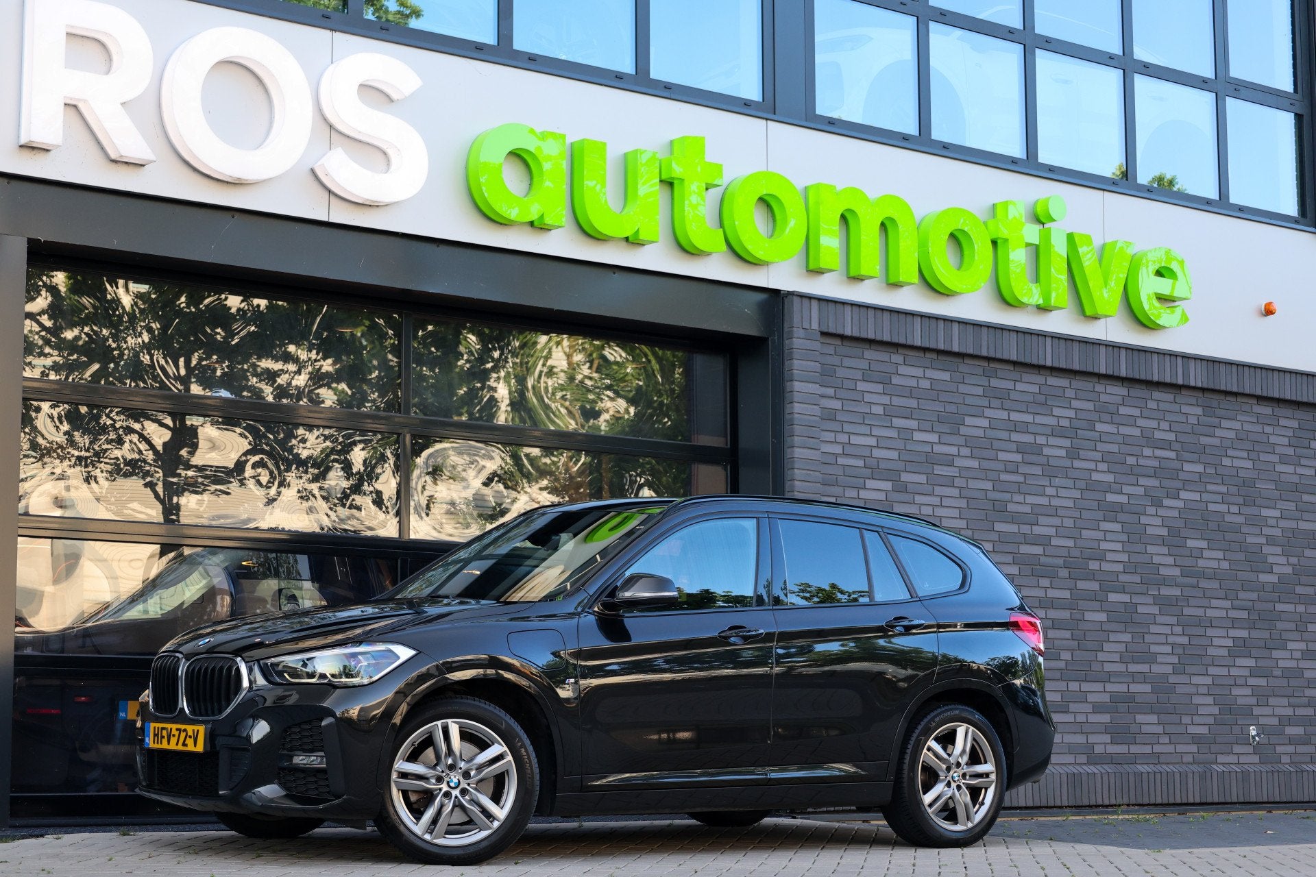 BMW X1 xDrive25e eDrive Edition | M-SPORT | LEDER | LED | ST, Auto's, BMW, Dealer onderhouden, Gebruikt, Zwart, Bedrijf