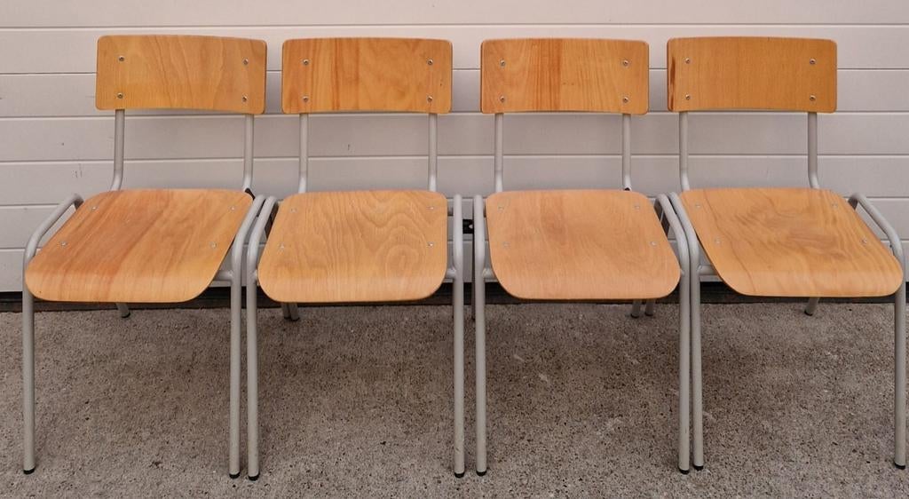 Nog 3 x Vintage schoolstoelen hout cafe kantine stoelen, Huis en Inrichting, Stoelen, Zo goed als nieuw, Vijf, Zes of meer stoelen