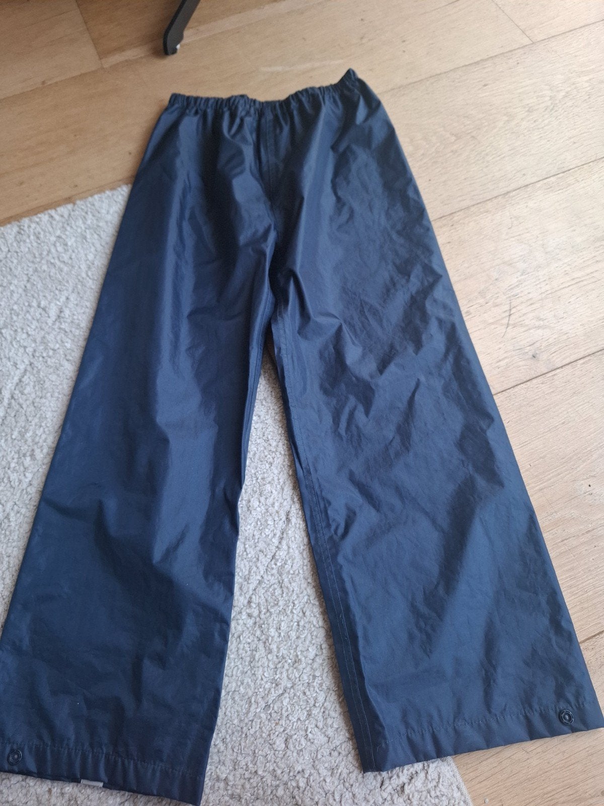 Hema regenbroek maat 134 140 met klein scheurtje, Ophalen of Verzenden, Gebruikt, Hema, Broek