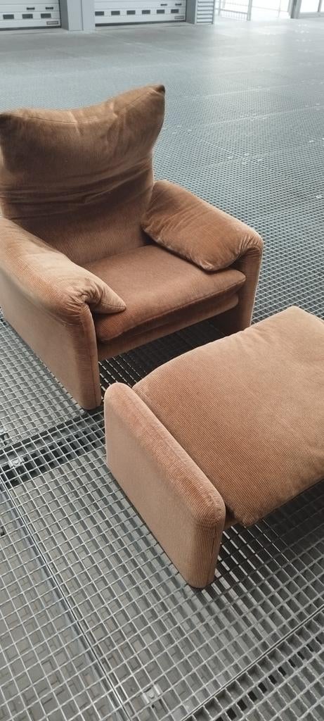 Cassina maralunga fauteuil + ottoman originele bicolor stof, Gebruikt, 75 tot 100 cm, Ophalen of Verzenden, Stof