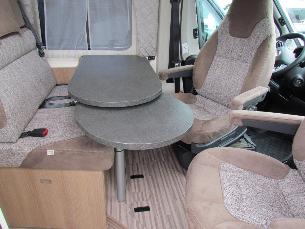 Malibu Compact 540DB Dwarsbed, Handgeschakeld, Verwarmde buitenspiegels, Buscamper of Camperbus, Malibu, Fiat
