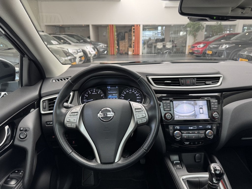 Nissan QASHQAI 1.2 N-Connecta [ TREKHAAK I 360 CAMERA I LAGE, Voorwielaandrijving, Stof, Gebruikt, 4 cilinders