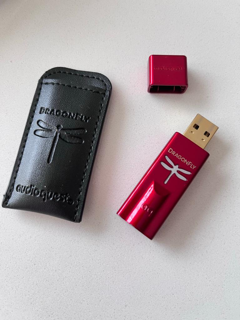 AudioQuest DragonFly Red USB DAC/Hoofdtelefoonversterker, Ophalen of Verzenden, Zo goed als nieuw