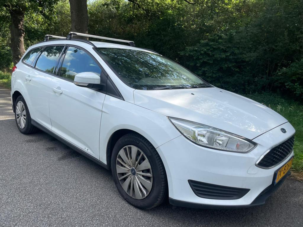 Ford Focus Wagon 1.5 TDCI Trend, Gebruikt, Wit, Origineel Nederlands, Start-stop-systeem