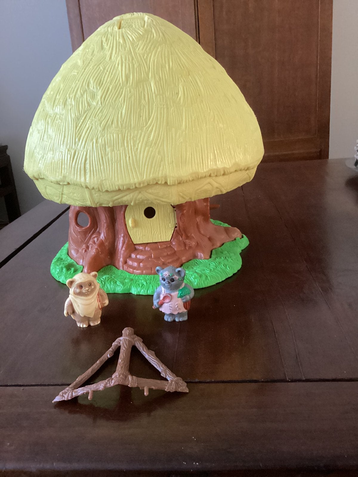 Ewok boomhut met twee ewokfiguurtjes, 1984 uit de VS, Ophalen, Gebruikt, Actiefiguurtje