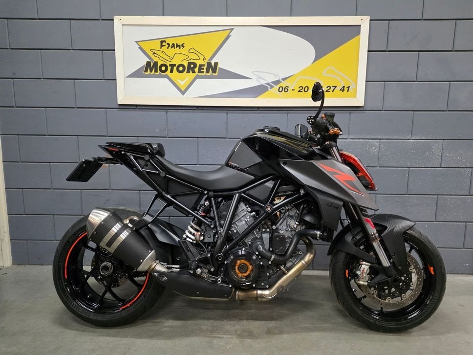 KTM 1290 SUPER DUKE R bj 2017 lichte rijdbare schade gen 2, 2 cilinders, KTM, Onbekend, Naked bike