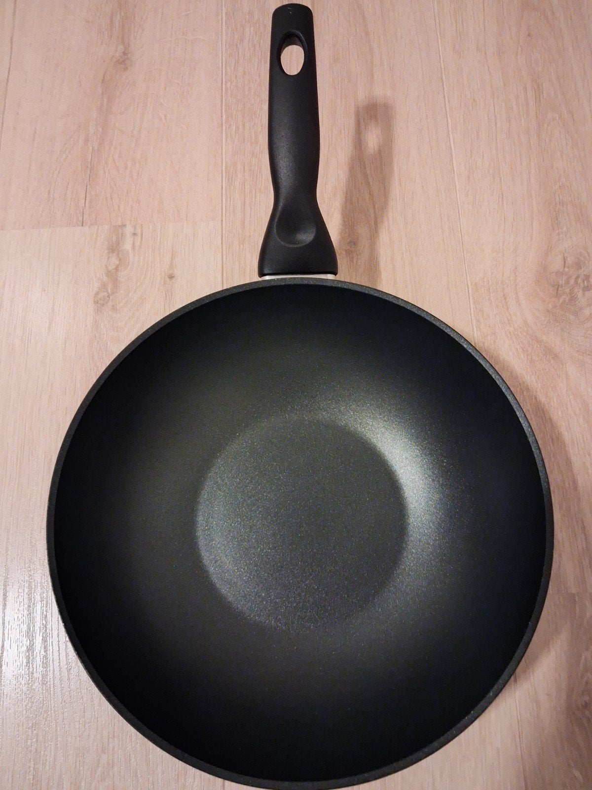 Wokpan van het merk Fissler, 28 cm doorsnede., Antiaanbaklaag, Aluminium, Ophalen of Verzenden, Zo goed als nieuw
