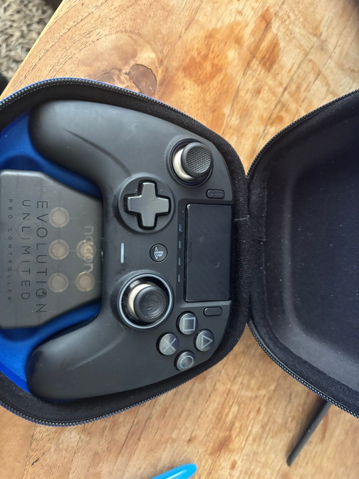 Nacon Revolution Pro Controller PS4 + beschermhoes, Verzenden, Gebruikt, Controller, PlayStation 4