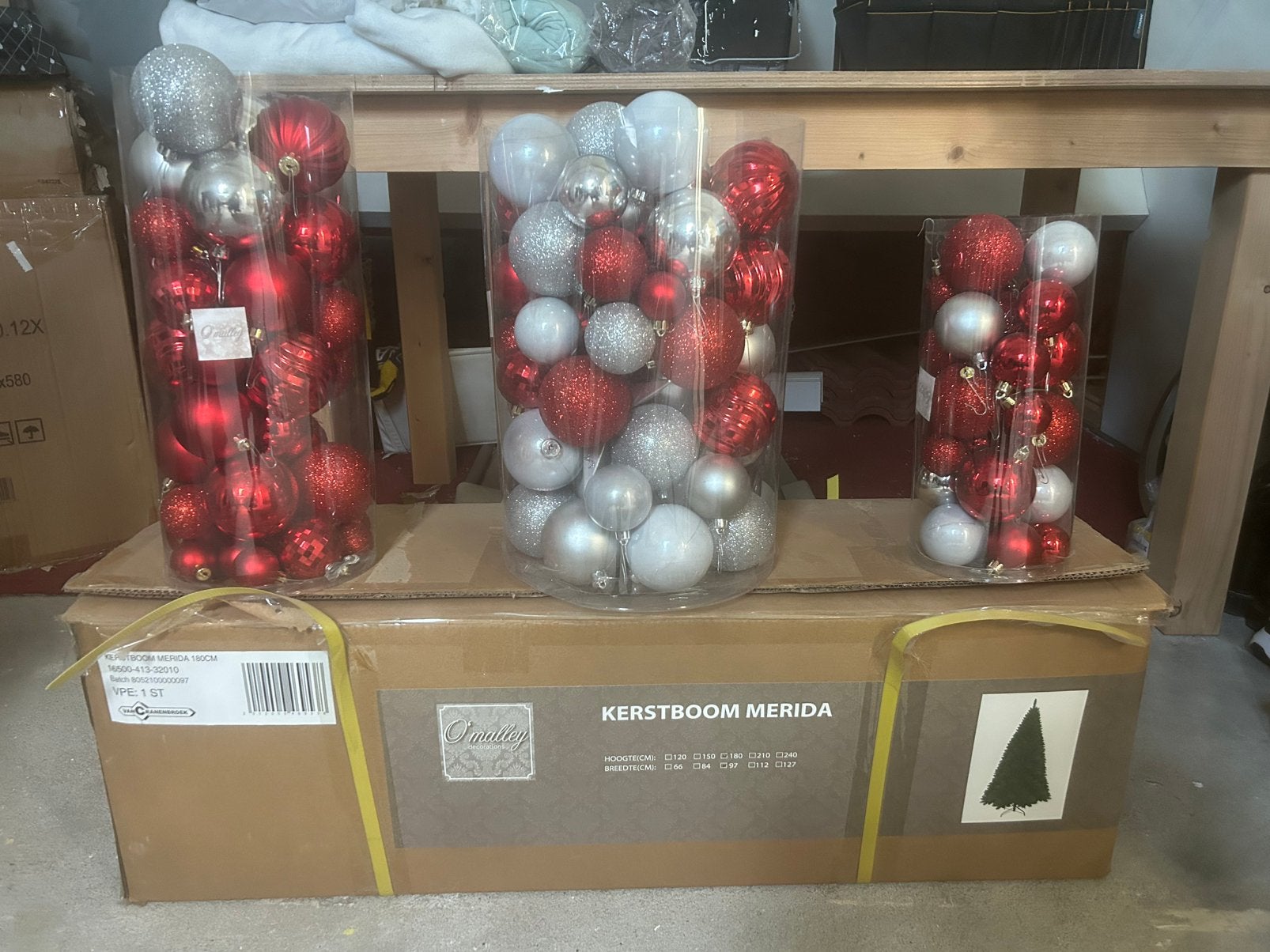 Kerstboom 180cm incl ballen en verlichting, Diversen, Ophalen, Zo goed als nieuw