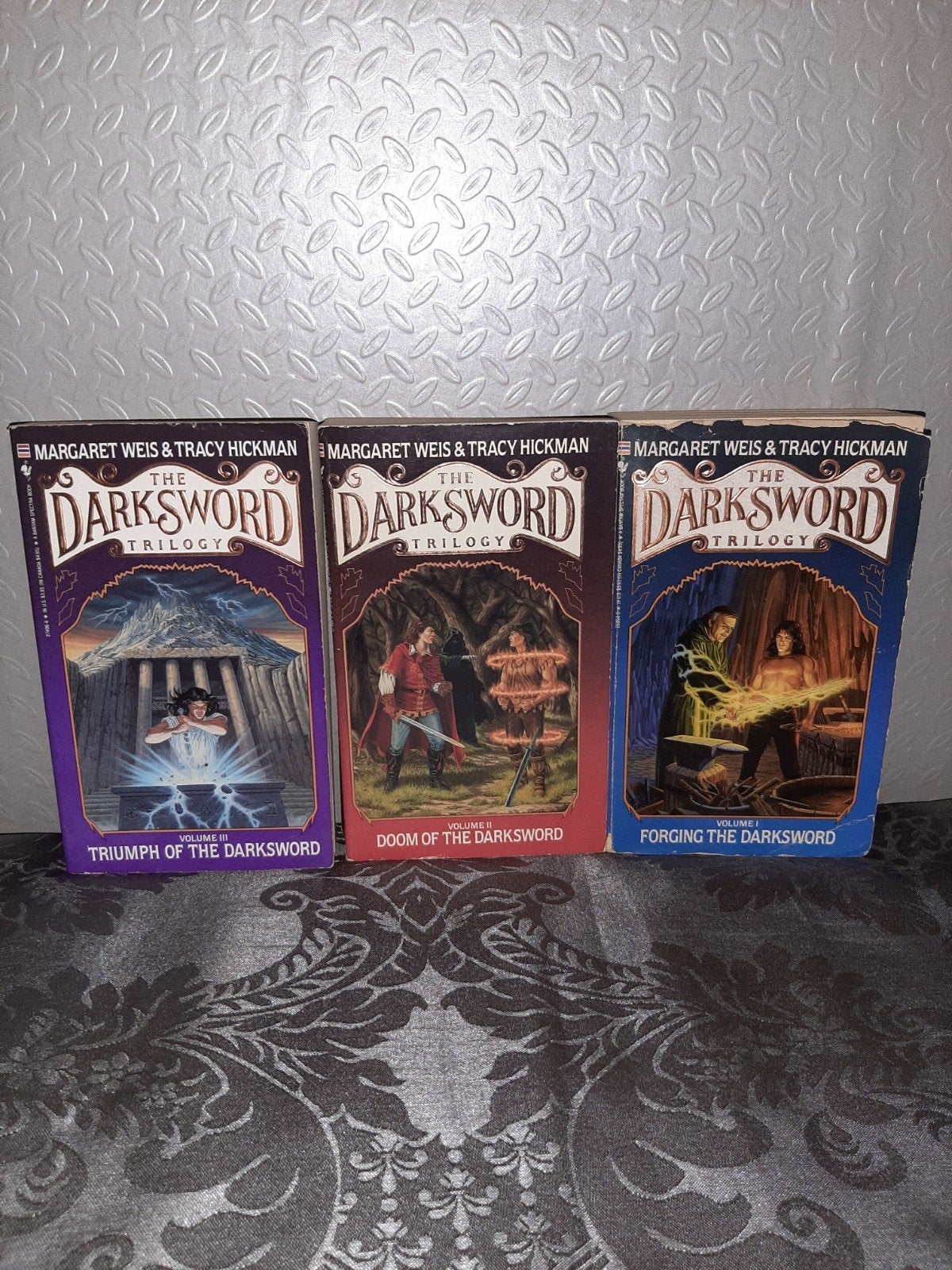 The Darksword Trilogy - Margaret Weis & Tracy Hickman, Boeken, Ophalen of Verzenden, Gelezen, Margaret Weis & Tracy Hickman