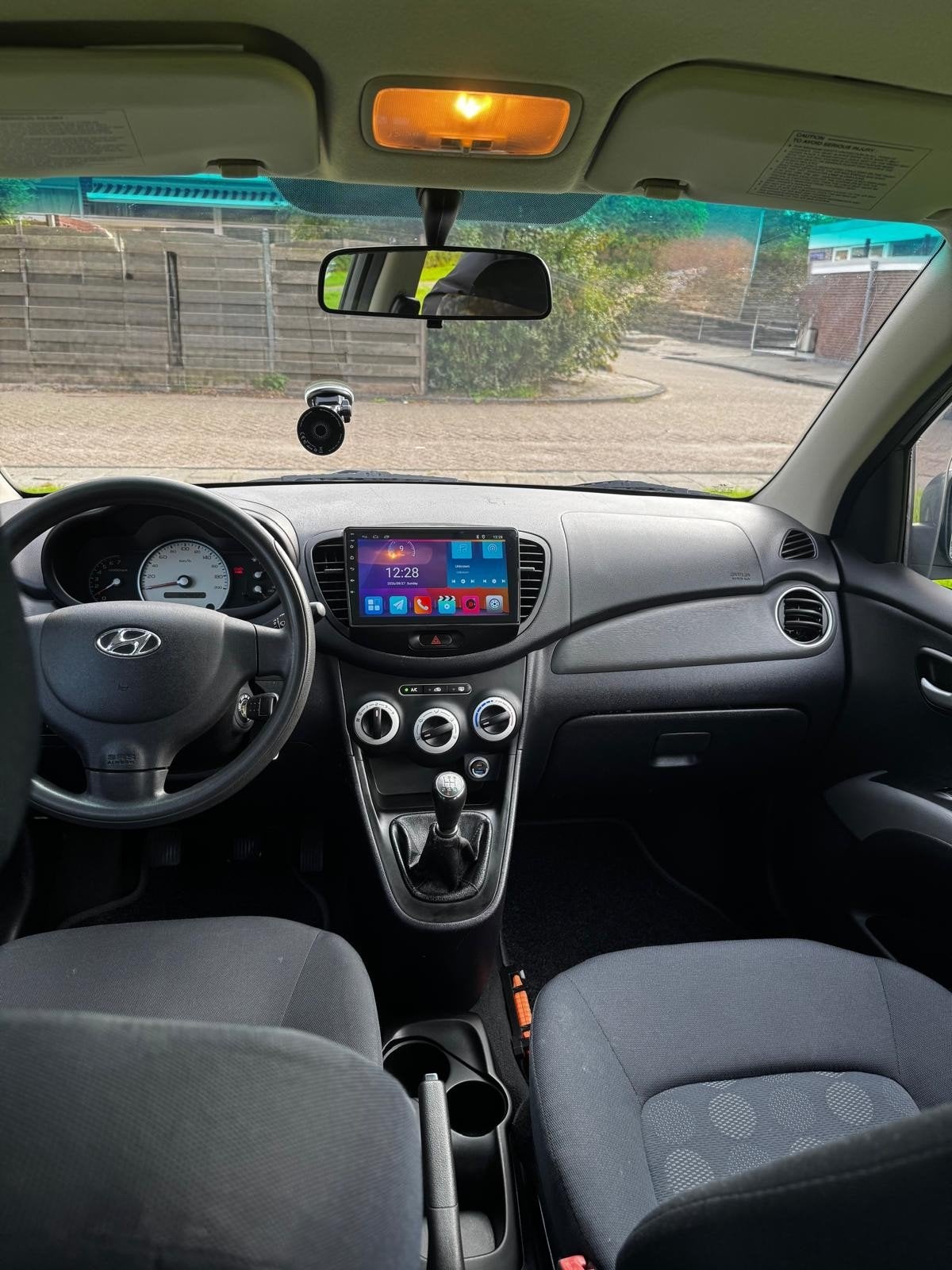 Foto 10 van Hyundai i10 1.1 I 5DR 2008 Grijs