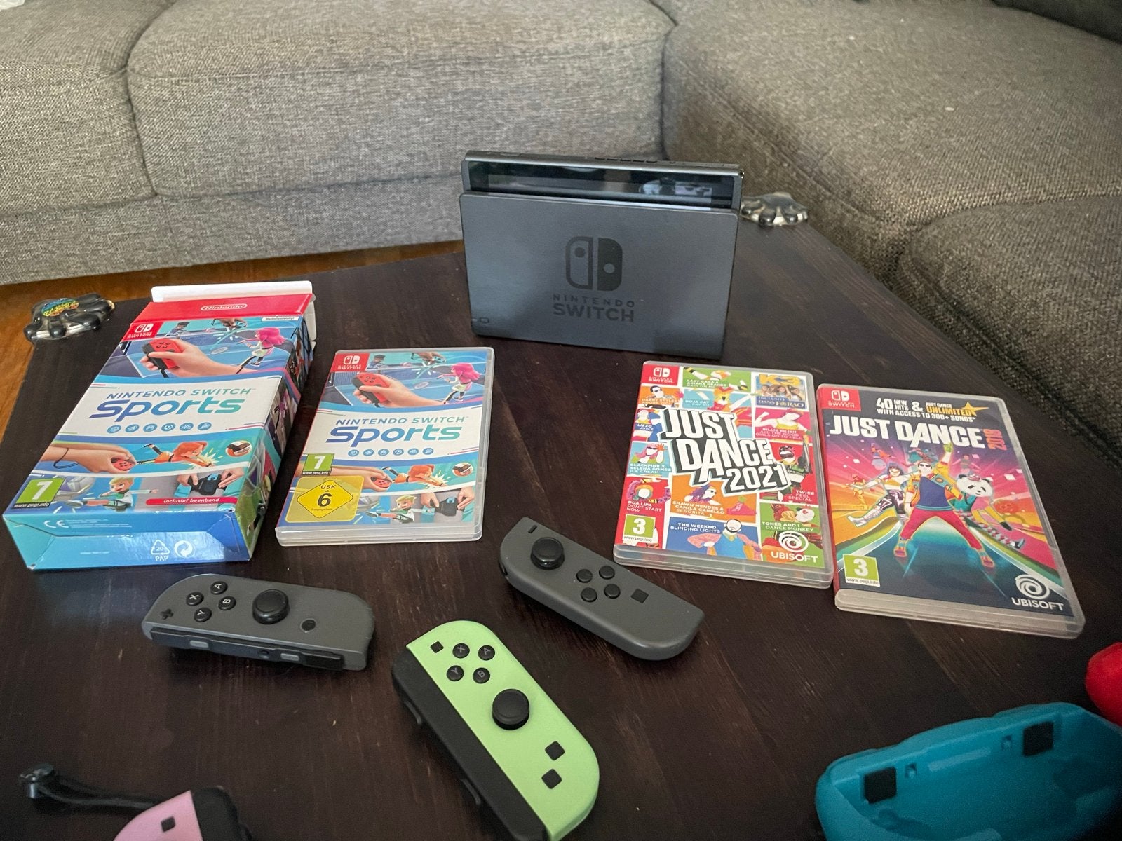 Nintendo Switch met 2 Joycons en 3 games, Spelcomputers en Games, Spelcomputers | Nintendo Switch, Ophalen of Verzenden, Switch Original