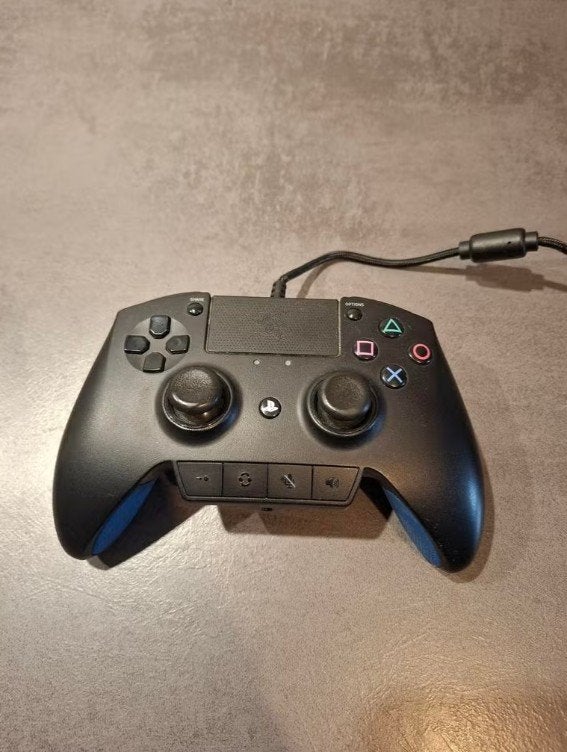PS4 scuff controller met kabel & doos, Ophalen of Verzenden, Zo goed als nieuw