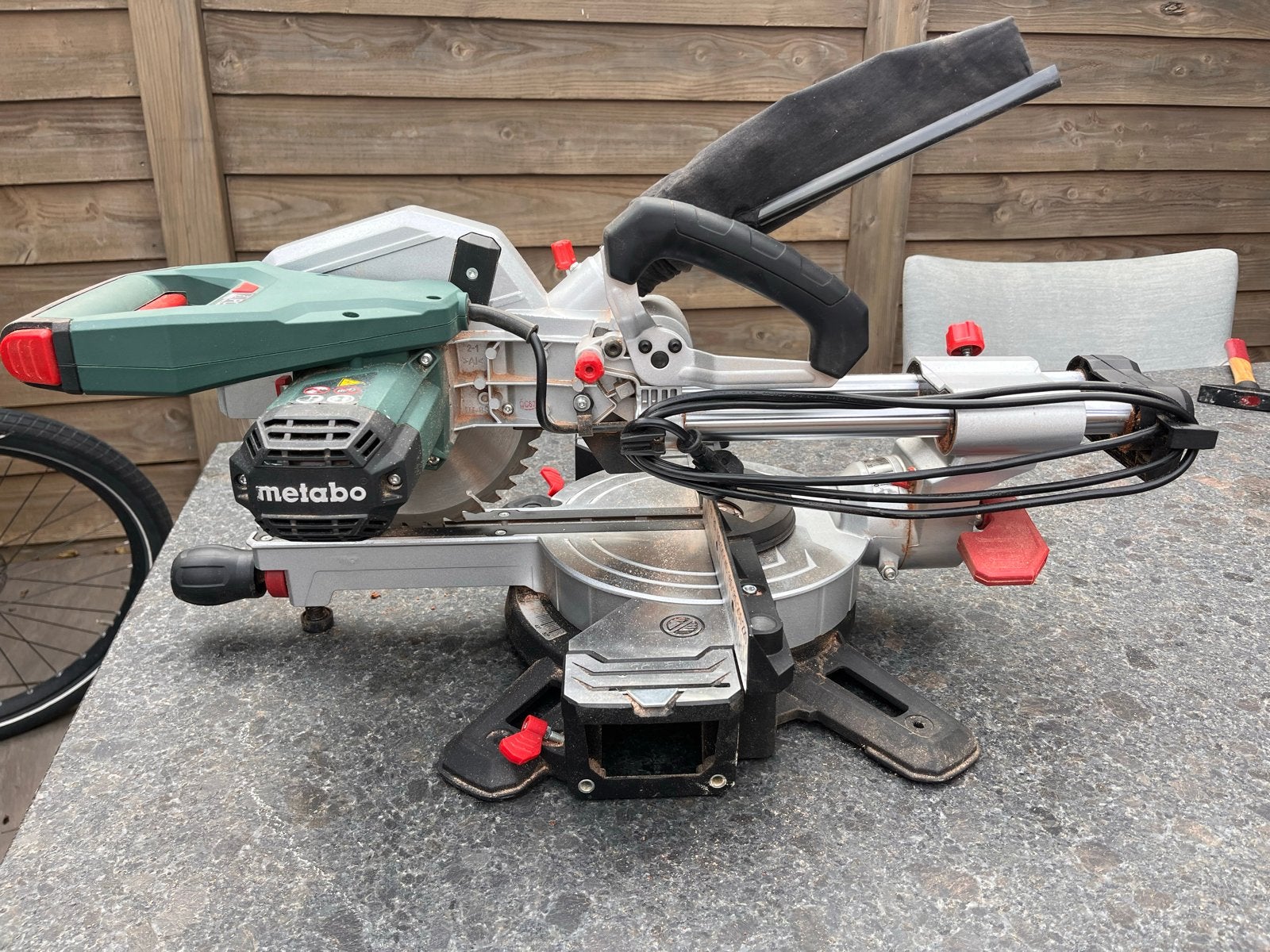 Metabo KGS 216 M afkort-/verstekzaag - Goede staat, Ophalen, Gebruikt, 70 mm of meer, Afkortzaag