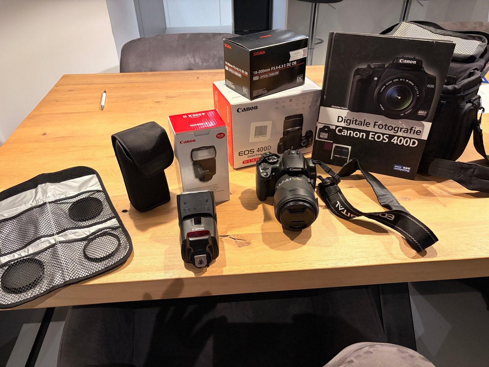 Complete Canon EOS 400D set met 2 lenzen en accessoires, Gebruikt, Spiegelreflex, Canon, 8 keer of meer