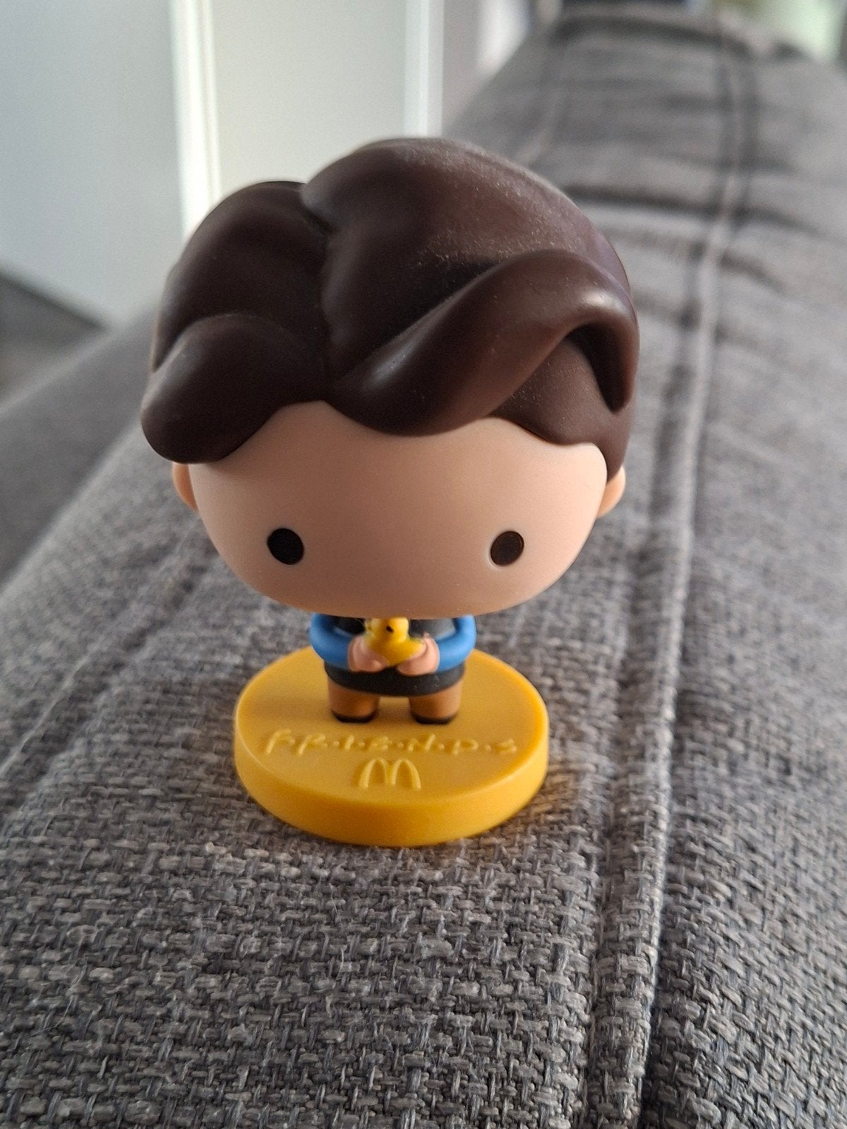 Friends McDonald's Figuur - Chandler met eendje, Kinderen en Baby's, Ophalen of Verzenden, Zo goed als nieuw