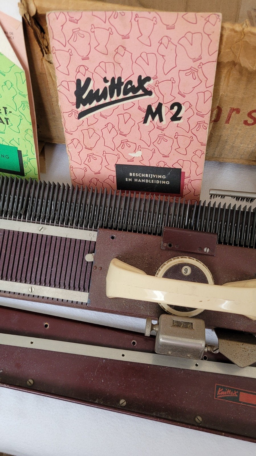 Knitax M2 Breimachine met Voorzetapparaat en Handleiding, Ophalen, Gebruikt, Naaimachine, Overige merken
