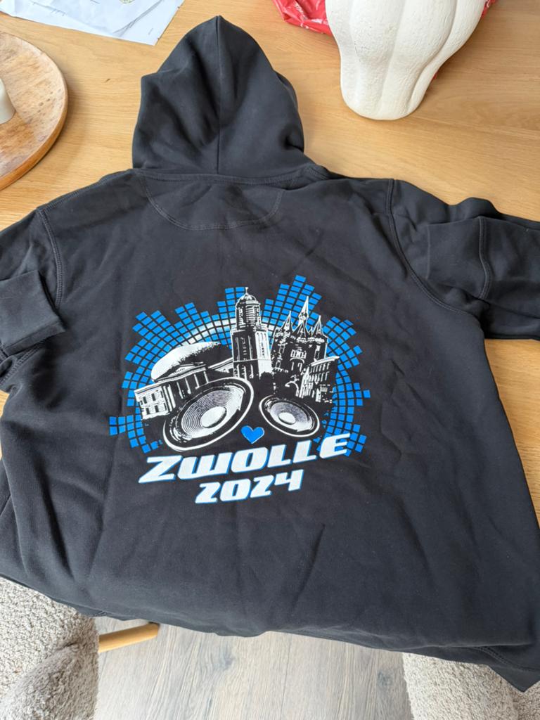 Serious request trui 2024 maat L, Kleding | Heren, Truien en Vesten, Ophalen of Verzenden, Zo goed als nieuw, Maat 52/54 (L)