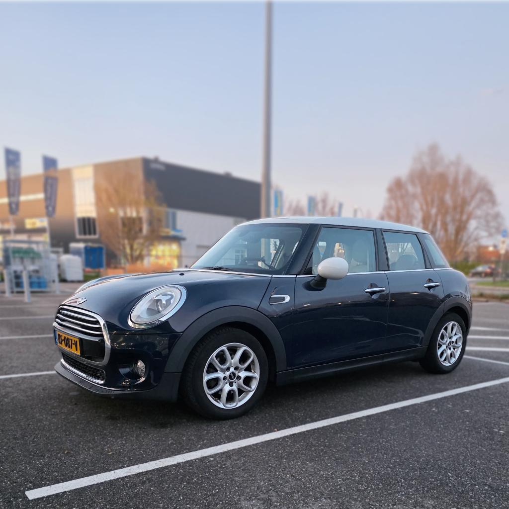 MINI Cooper - 5D - AUT - 2016 - Blue/White, Auto's, Mini, 136 pk, Beige, Bluetooth, Blauw