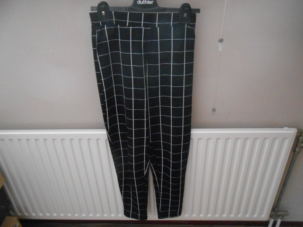 Nieuwe zwart/wit geruite broek maat M van Shein, Maat 38/40 (M), Zwart, Nieuw, Ophalen of Verzenden