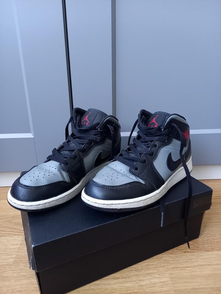 Nike Air Jordan 1 Mid, maat 38, Kinderen en Baby's, Ophalen of Verzenden, Jongen of Meisje