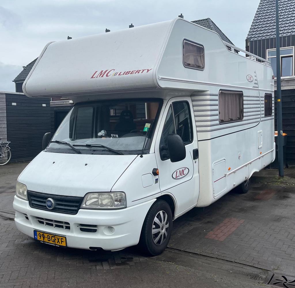 Camper lmc 4 persoons 6 personen slaapplek, Bedrijf, Half-integraal, LMC